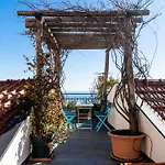 Casa vacanze Terrazza Con Glicine By Interhome