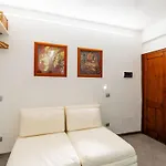 Terrazza Con Glicine By Interhome Casa vacanze Alassio