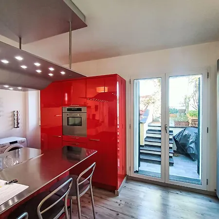 Terrazza Con Glicine By Interhome 阿拉西奥