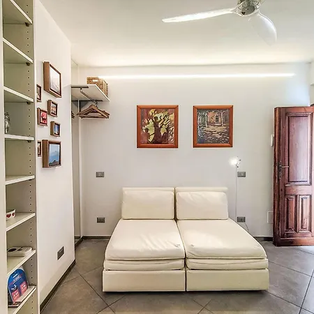 Terrazza Con Glicine By Interhome