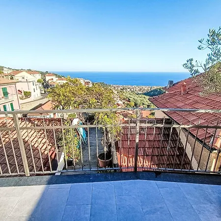 度假居 Terrazza Con Glicine By Interhome