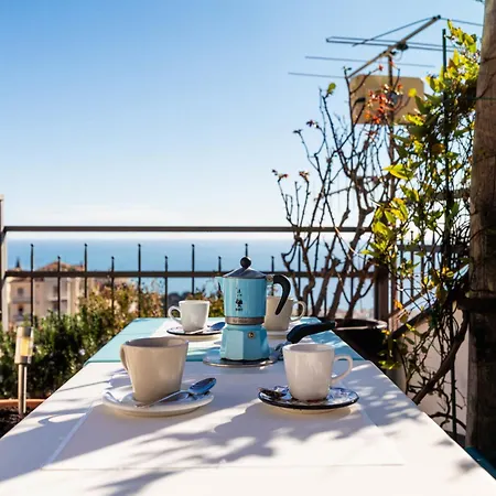 Terrazza Con Glicine By Interhome * אלסיו