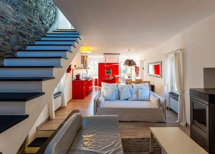 Terrazza Con Glicine By Interhome * 알라시오