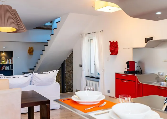 Terrazza Con Glicine By Interhome 알라시오