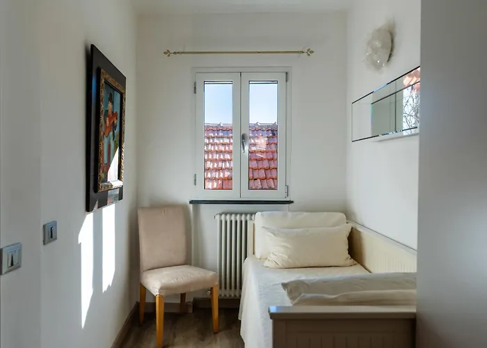 Terrazza Con Glicine By Interhome * 알라시오