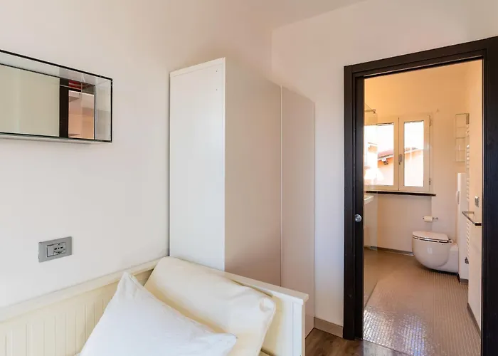 Terrazza Con Glicine By Interhome 알라시오