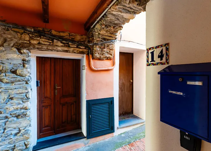 Terrazza Con Glicine By Interhome 알라시오